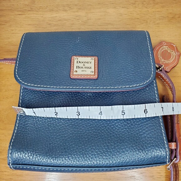 Dooney & Bourke Disneyland Club 33 Navy Crosssbody 2014 Leather Hang Tag Rare - Picture 13 of 15